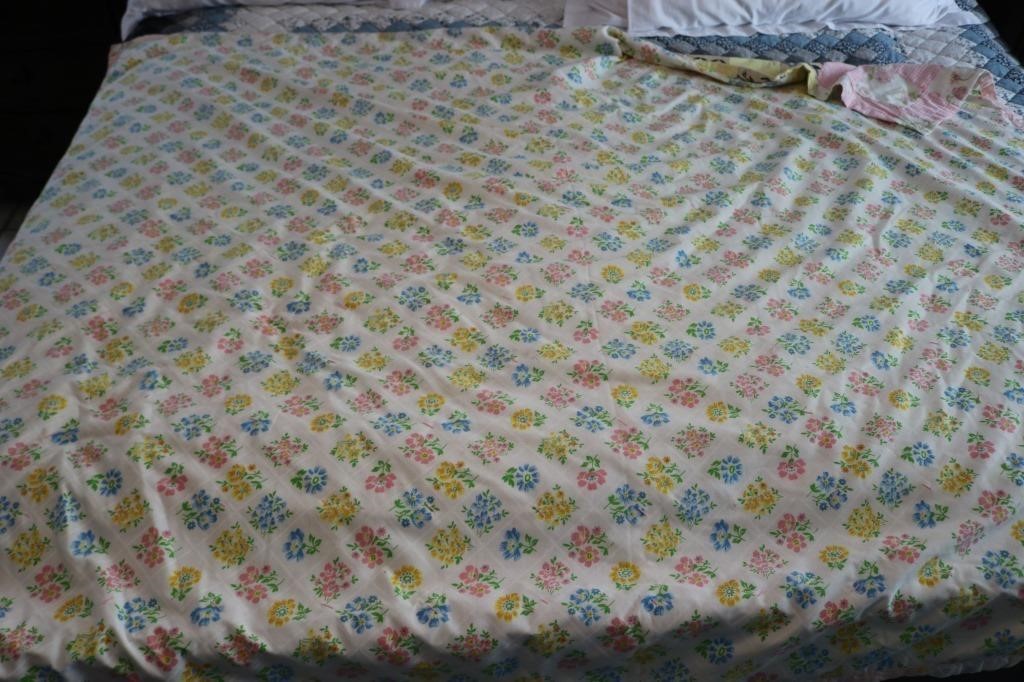 VINTAGE QUILT DOUBLE SIDED QUILTED SHEET--RARE