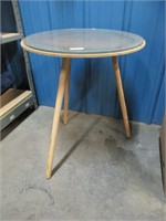 Small Round Table w/2 Glass Tops