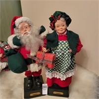 Mr. Mrs Clause Musical Figurines 1993 Home