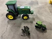 TOY JOHN DEERE TRACTOR AND 2 SMALL SONES