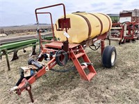 Demco 500 gal sprayer, 40' boom