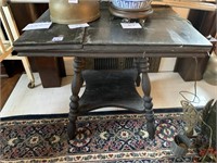 VICTORIAN WOOD TABLE