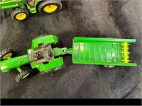 2 JOHN DEERE TRACTORS & MANURE SPREADER