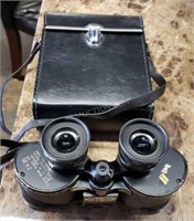 TRAQ 7x35 Binoculars in Vintage Case