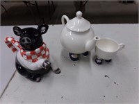 Cute pig tea pot & feet tea pot