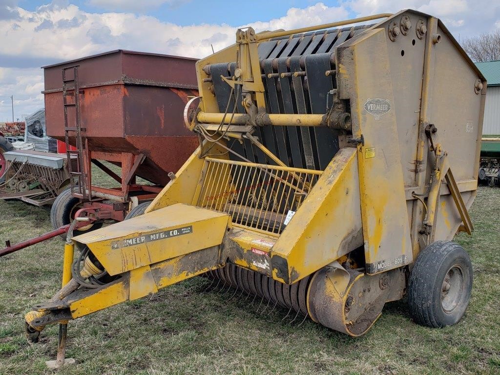 Vermeer Model 605F Round Baler