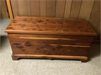 lane cedar chest and 3 blankets