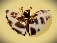 VINTAGE GOLD CARVED CONCH SHELL BUTTERFLY BROOCH