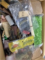 Lot of 2 boxes of vintage and antique toy train, t
