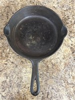 Antique Griswold #5 cast-iron pan