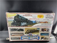 Bachmann iron horse 86 piece set, locomotive, cars