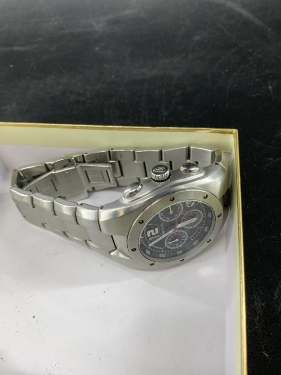 Breil BW247 men's wrist watch with heavy link band