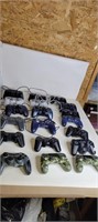 LOT OF PLAYSTATION VIDEO GAME CONTROLLERS