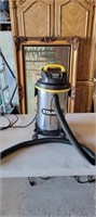 STANLEY 4 GALLON WET/DRY VAC