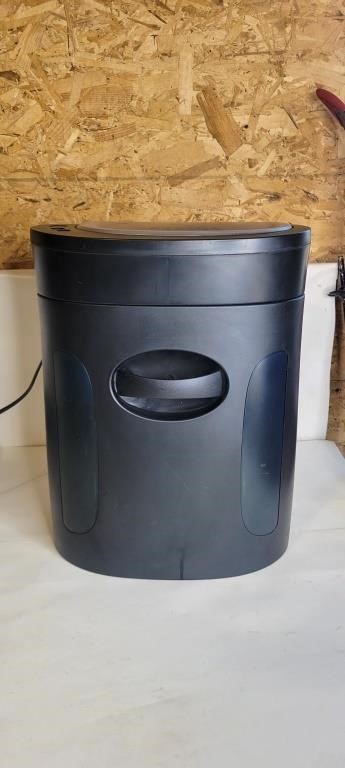 ROYAL 12 SHEET PAPER SHREDDER