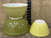 3 Pyrex bowls - 1 dishwasher damaged