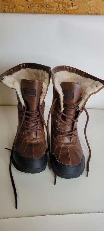 UGG YOUTH'S BOOTS