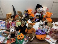 Tote bin of Beanies, Boyd’s Bears, Bearingtons,