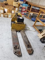 Working Pallet Jack (Will need Battery)