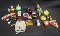 Group of ornaments, box lot