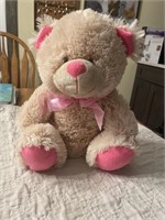 F7) Medium size teddy bear