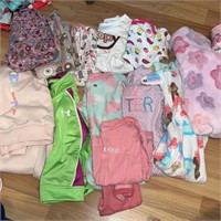 F8) 6-9 month baby clothes 3 pants 3 onsies
