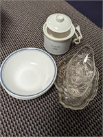 Kitchenware Lot - Mini Crockpot, Plates & Bowls