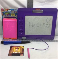 F8) KIDS TOYS, CAN WRITE &DRAW OVER AND OVER AGAIN