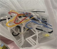 G8) Bag of hangers