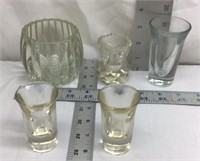 F13) MISC LOT OF GLASS PIECES