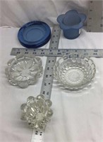 F13) FIVE PIECES OF SMALL MISC GLASSWARE