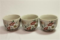 Set of 3 Kutani Japanese Saki or Tea Cups