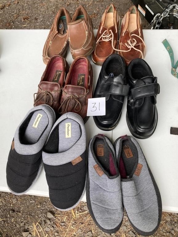 Mens Size 9 Shoe and Slipper Lot
