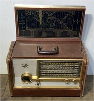 (P) Silvertone  Wayfarer Am Shortwave Radio Model