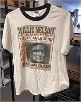 Willie Nelson T-shirt  --Size L
