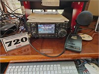 icom IC-9700 with Microphone