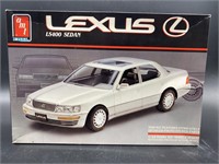 Lexus LS400 Sedan 1/24 Model Kit