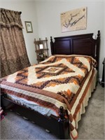 BEAUTIFUL KING BED WITH MATTRESSES
