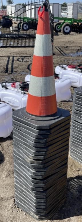 (FJ) 25 Traffic Cones