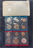 LOT, (11) 1972 UNCIRCULATED SET COINS