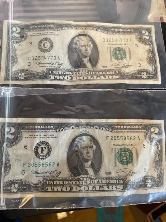 2 -1976 two dollar bills