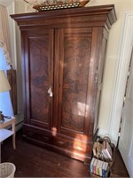 Walnut Victorian 2 Door, 2 Drawer Knock Down