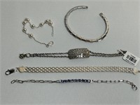 STS Karis Bracelet 925 w Clear Gemstones ++