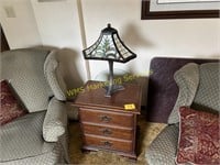 End Table w/Tiffany Style Lamp