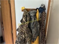 4 Hunting & Rain Jackets - Size L