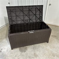 Suncast Resin Wicker Deck Box