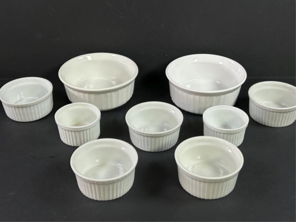9 White bowls different sizes   bleu