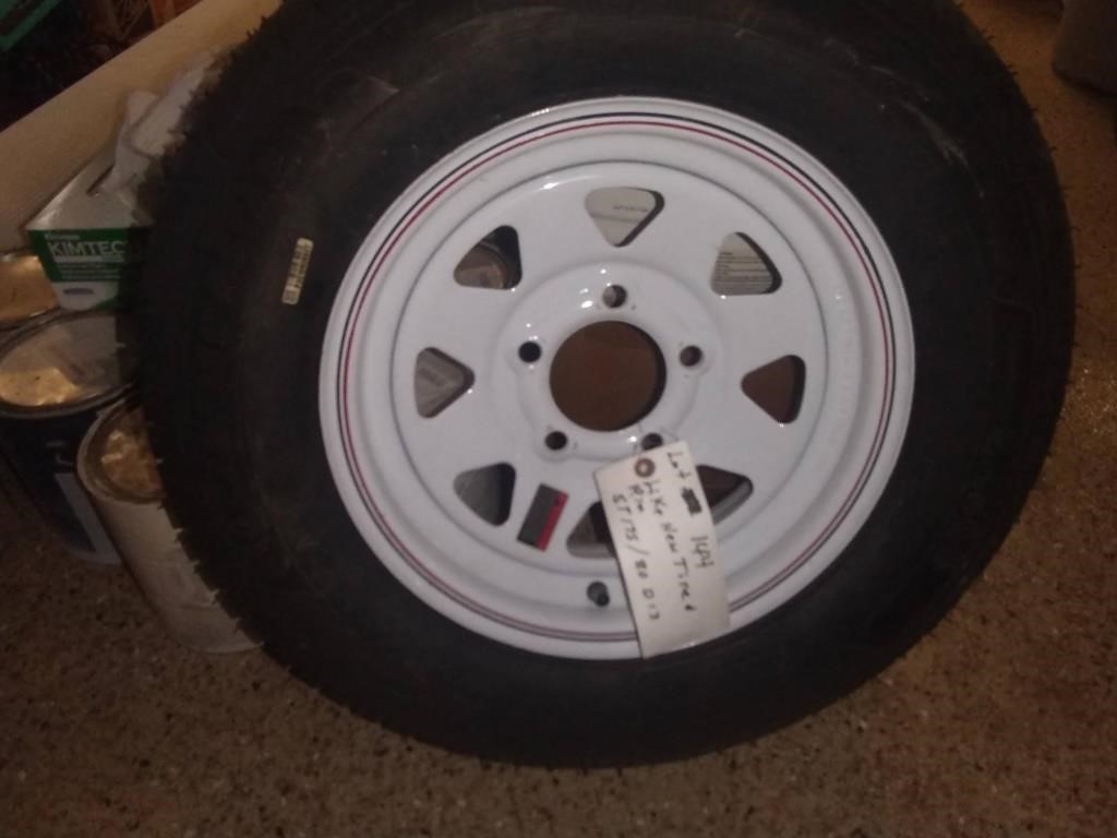 Like New Tire w/rim ST 175 / 80 DB