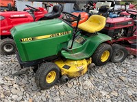 John Deere 160 Lawn Tractor