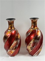 2Vintage flower vases.